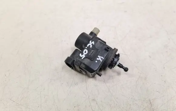 Headlight level adjustment motor