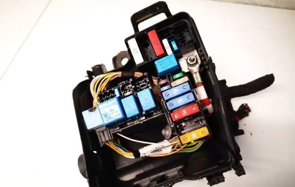 Dacia Logan II Fuse box set 243809584r