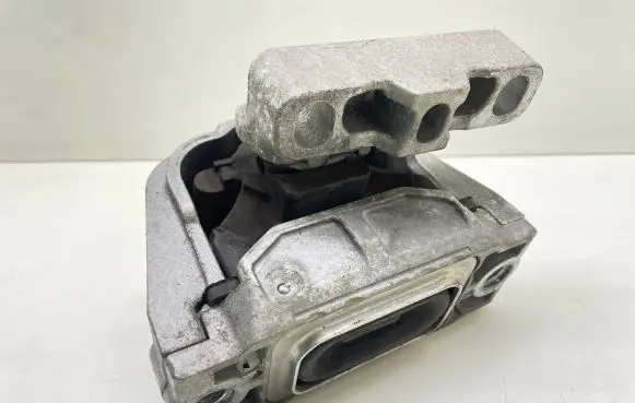 Audi A3 S3 A3 Sportback 8P Engine mount bracket 1K0199262