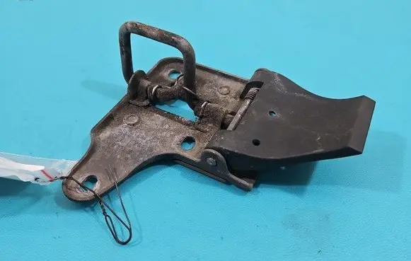 Skoda Octavia Mk3 (5E) Engine bonnet/hood lock release cable 5E0823186 IMPRK1456346