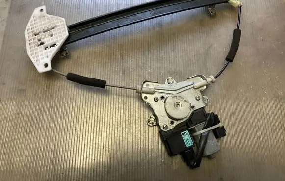 Opel Antara Front door window regulator with motor 96673004 A00128470005