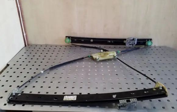 Audi Q7 4L Front window lifting mechanism without motor 4L0837461A