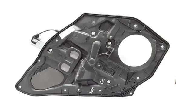 Rear door manual window regulator