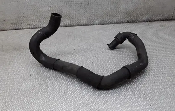 Volkswagen Touran I Engine coolant pipe/hose