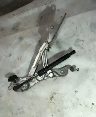 Volvo S60 Tailgate/trunk/boot hinge