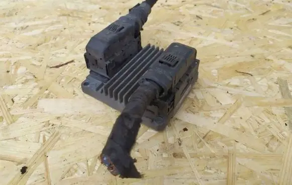 Volkswagen Golf IV ESP acceleration yaw rate sensor 1J0907655A