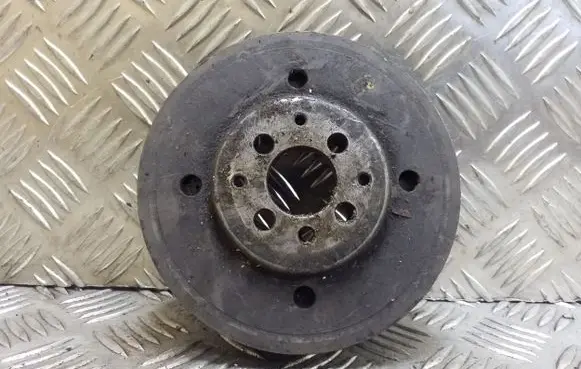 Volkswagen Golf IV Crankshaft pulley 038105243