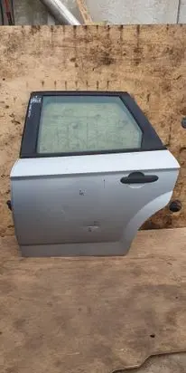 Ford Mondeo MK IV Rear door 