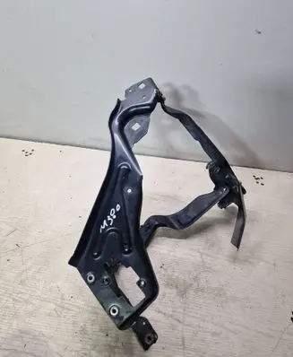Mercedes-Benz C W204 Headlight/headlamp mounting bracket A204626044