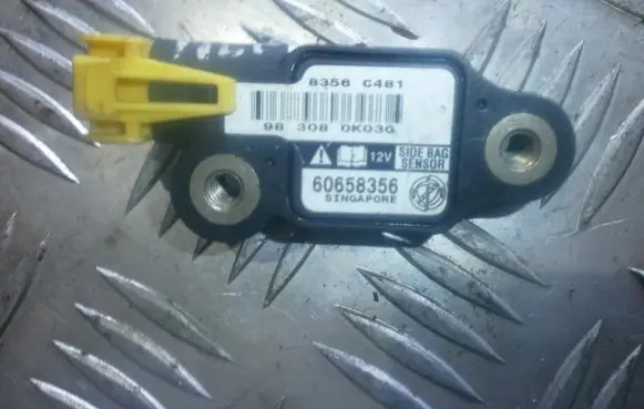 Alfa Romeo 156 Airbag deployment crash/impact sensor 60658356