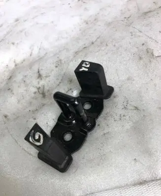 Ford Focus Loading door lock loop/hook striker Ds73f404b12bc