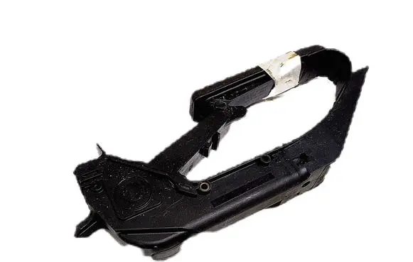 Accelerator throttle pedal