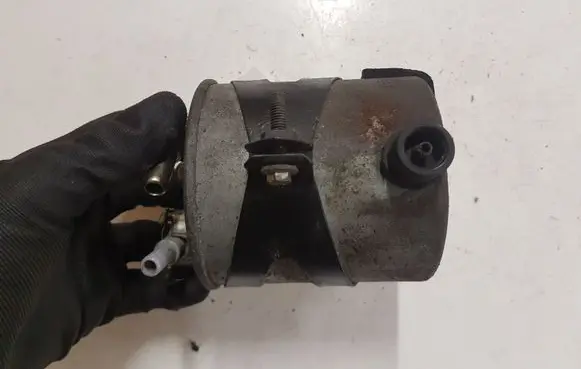 Renault Megane II Fuel filter housing 