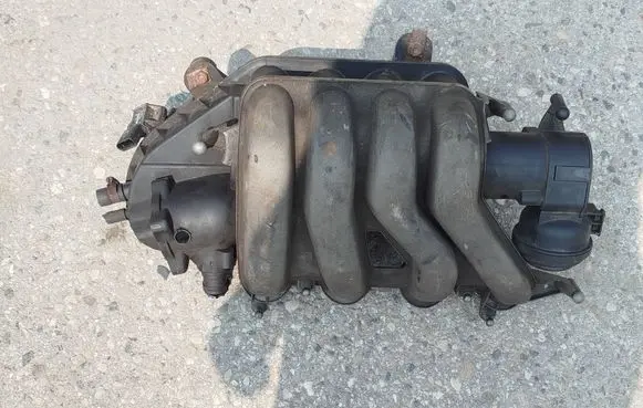 Volkswagen Golf V Intake manifold 2900309789 06f133210d