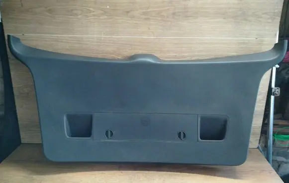 Volkswagen Touran I Tailgate trim 