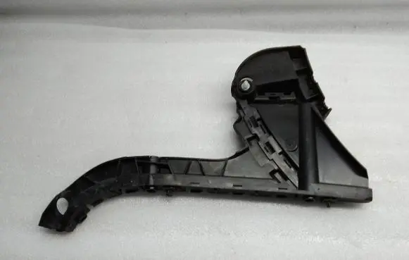 Volvo XC70 Rear bumper mounting bracket 30678704 BP3EA