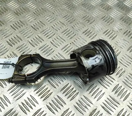 BMW 1 E81 E87 Piston 7810825 8473776