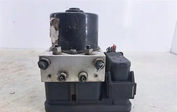Ford Focus ABS Pump 8M51-2C405-EA