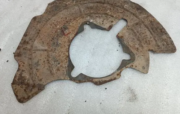 Jeep Grand Cherokee (WK) Front brake disc dust cover plate 