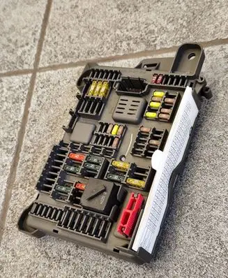 BMW X5 E70 Fuse module 693168704 518954021A
