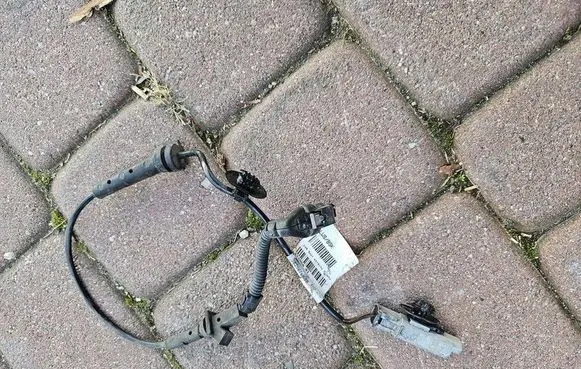 Opel Grandland X ABS brake wheel speed sensor 9825606680