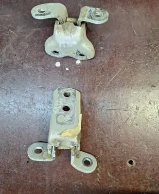 Toyota Corolla Verso AR10 Front door upper hinge