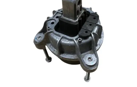 BMW 5 GT F07 Engine mount bracket 6785601 22116785601