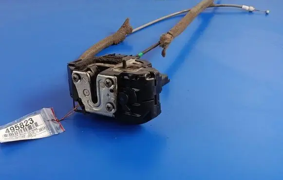 Nissan Qashqai Rear door lock