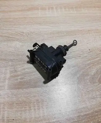 Mercedes-Benz E W124 Headlight level adjustment motor MB124W124