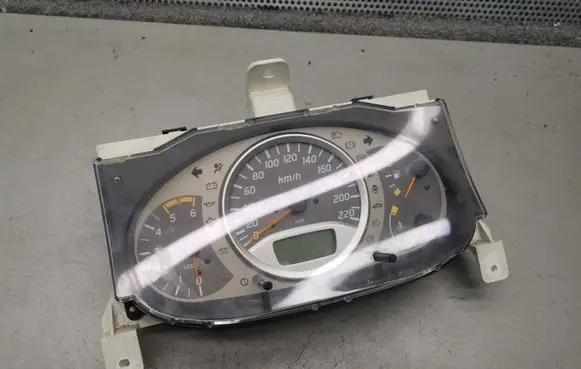 Nissan Almera Tino Speedometer (instrument cluster) BU010