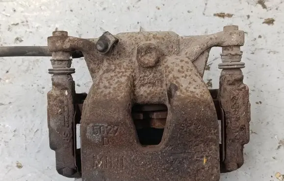 Mini Paceman (R61) Front brake caliper