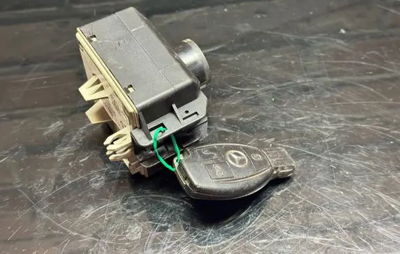 Mercedes-Benz Vito Viano W447 Ignition lock A4479007306 1013541100