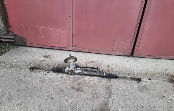 Ford Mondeo Mk III Steering rack 1S7C3200