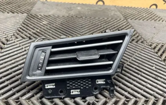 Volkswagen PASSAT B8 Dashboard side air vent grill/cover trim 3G1819701E 0925800406 010220182354