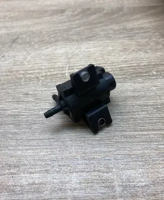 Lexus IS 220D-250-350 Turbo solenoid valve 258600R010 72828606