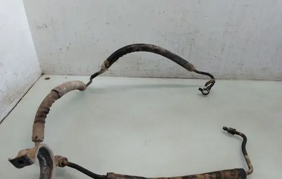 Power steering hose/pipe/line