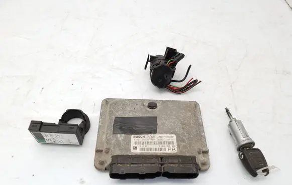 Opel Astra G Engine ECU kit and lock set 0281010267 28SA4805 24417167