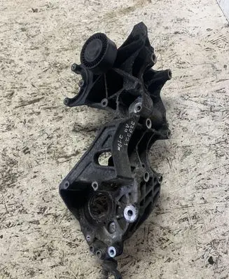 Audi A4 S4 B8 8K Generator/alternator belt tensioner