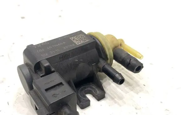 Volkswagen PASSAT B7 Fuel pressure regulator 1K0906627B
