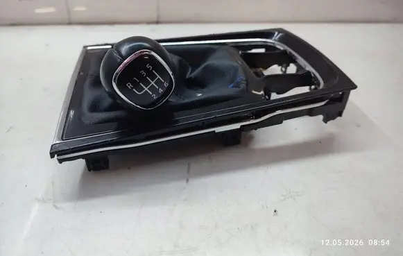 Skoda Karoq Gear lever shifter trim leather/knob 567863212A