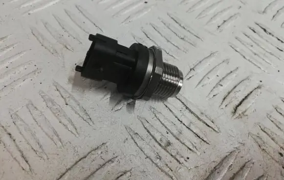 Fuel pressure sensor