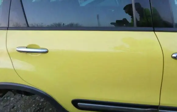 Fiat 500L Rear door