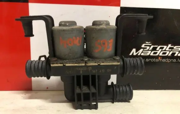BMW 7 E65 E66 Coolant heater control valve 6906652 64116906652