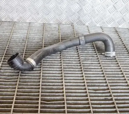 Volvo XC90 Engine coolant pipe/hose 31474845