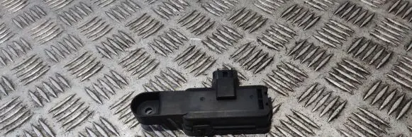 Jaguar XF X250 Sensor 0136500010