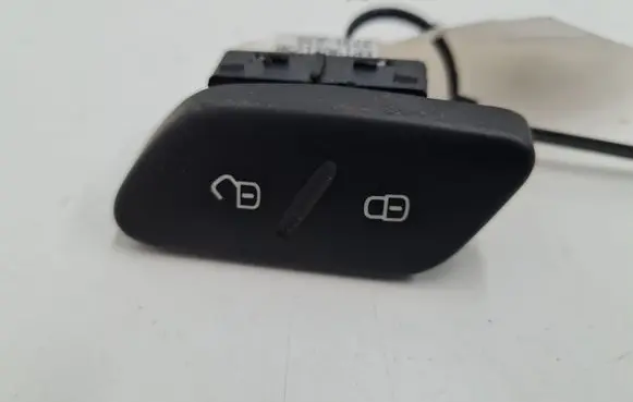 Volkswagen Polo IV 9N3 Central locking switch button 6R1962125A