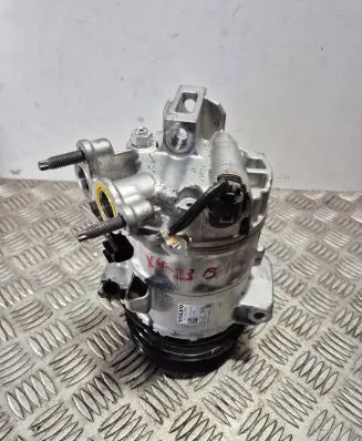 Volvo XC40 Air conditioning (A/C) compressor (pump) 31497908