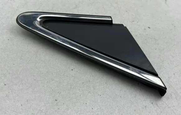 Toyota Avensis T270 Other front door trim element 6011705020