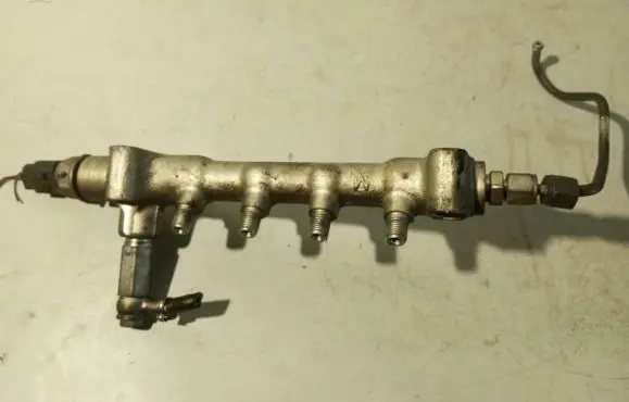 Opel Astra H Fuel main line pipe