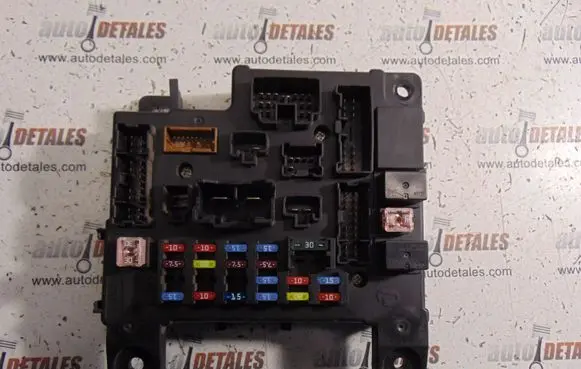 Mitsubishi Outlander Fuse module 8637A318